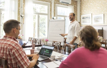 Juhlasali - Kokoustila 30 hengelle