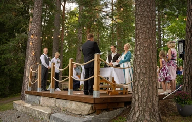 Juhlasali - Istumapaikat n. 42 hlölle