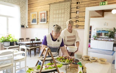 Together as a family - The family of the inn entrepreneur