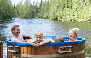 Paljua ja kuohuviiniä - Ympärillä upea luonto ja ihanat Nurmijoen Haapakosken maisemat, Pohjois-Savossa Sonkajärvellä.