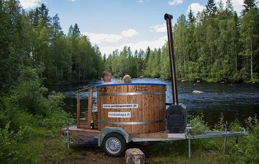 Paljua ja kuohuviiniä - Ympärillä upea luonto ja ihanat Nurmijoen Haapakosken maisemat, Pohjois-Savossa Sonkajärvellä.