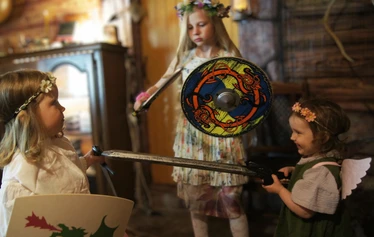 Lastenjuhlat Tarinoiden tavernalla