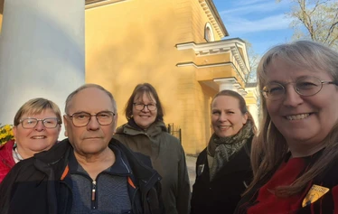 Oppaitamme Wiurilan kartanolla - Vasemmalta: Mirja Toivonen, Ensi Kulta, Tanja Bergroth, Reetta Rouhiainen, Sari Scimone
Kuva: Sari Scimone