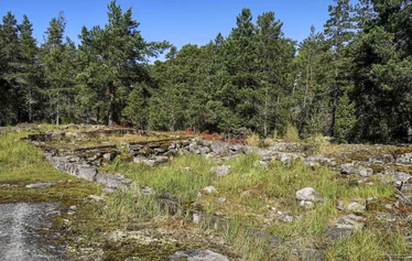 Eurajoen Kaunissaarta ei voi ohittaa rantautumatta! Tervetuloa mukaan luontokokemusten ja tarinoiden täyttämälle melontaretkelle merellisen Satakunnan sydämeen.