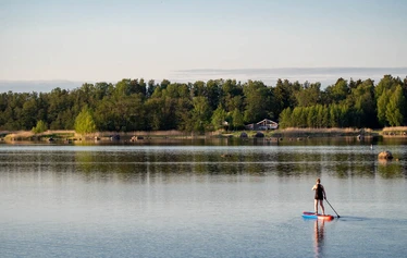 Vuokraa laadukas SUP-lauta kesän seikkailuihin Sandrian villin luonnon varustevuokraamosta Eurajoelta, Satakunnasta