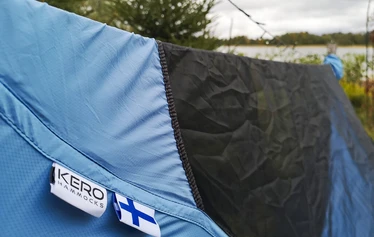 Kotimaisesta Kerosta tuli kertaheitolla vuokraajan oma suosikkiriippumatto. Vuokraa Kero-riippumatto ja ihastu itse!