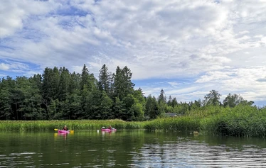 Join us for a relaxed kayaking trip in Rauma's northern archipelago. Thanks to the sheltered waters provided by Rauma’s largest islands, this trip is suitable even for those with little kayaking experience.