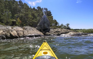 On this kayaking-filled day trip, we’ll discover some of the hidden gems of the Rauma Archipelago, enjoy stunning coastal views, and take a snack and coffee break on Nurmes Island, the largest island of Rauma Archipelago.