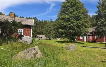 Tällä melontaretkellä bongailemme Rauman saariston salaisia helmiä ja rantaudumme eväs- ja kahvitauolle Nurmeksen saareen.