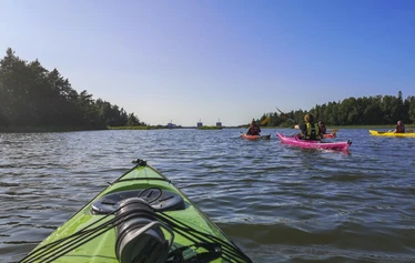 One kayaking trip, two archipelagos. Pukkiluoto Loop shows us the best features and most unique sights of Eurajoki and Rauma archipelagos, Olkiluoto Nuclear Power Plants included.