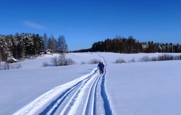 Hiihtäen majatalosta toiseen - Perinteistä latua lähes 100 km