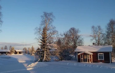 Karjalaisen pitopöydän herkkuja - Täysihoito sisältää aamiaisen, lounaan tai retkieväät sekä illallisen