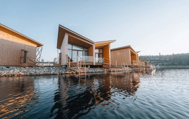 Bella Lake Resort