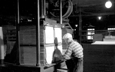 Kokoojakonesali - Kokoojakonesalissa on kahdeksan kokooja- eli arkkikonetta.