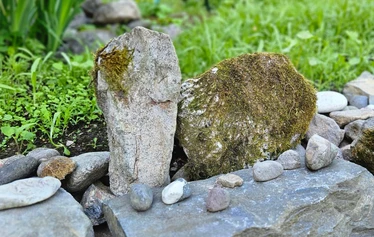 Tervetuloa Unelmaan - Tässä alkaa yhteinen matkamme. Kierros alkaa rauhallisella kävelyllä historialliseen pihapiiriin, jossa jokaisella kasvilla, puulla ja yksityiskohdalla on oma tarinansa.