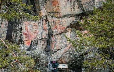 Astuvansalmen kalliomaalaukset  - Veneretkellä Astuvansalmelle voit nähdä upeita kalliomaalauksia.