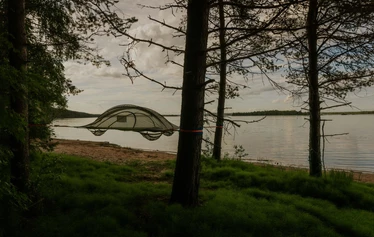 Tervetuloa tutustumaan Vaarojen majat Tentsile-elämysmajoitukseen. - Vaarojen majat kutsuu sinut elämykselliseen Tentsile-majoitukseen Rautavaaran luonnonkauniisiin vaaramaisemiin.