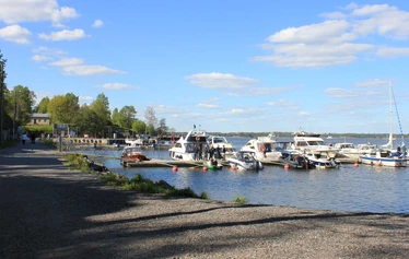 Vallisaaren vierassatama
