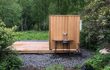 AITTA 1 entinen kirja-aitta, ylhäällä luhtikerroksessa, 10 m2  - Runkopatjasängyt laitettavissa yhteen tai erikseen.

