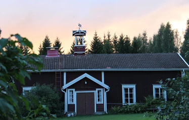 Vanhan Väentuvan iso perhehuone 'Roosa Room'