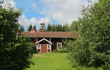 Vanhan Väentuvan iso perhehuone 'Roosa Room'