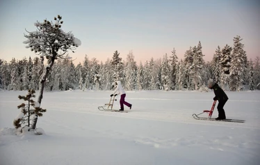 Talvisen kansallispuiston koet parhaiten liukulumikenkien kanssa - Kuva: OAC sport