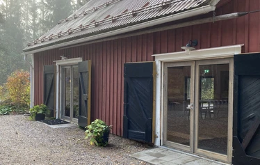 Hääjuhla Tallilla - Kuva: Tiia Koskela @elamankauniithetket