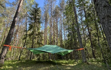 Telttaan mahtuu 1-3 yöpyjää