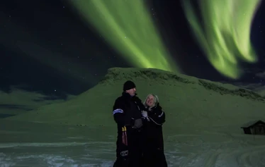 Oppaat Martti ja Sinikka. Kuva © Ilkka Leinonen, Saivaara Mökit