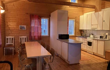 Saunatupa Kolmikannan leirintäalue - Vuokraa saunatupa kokouksiin tai saunailtaan. Soveltuu noin 10 henkilön porukoille.