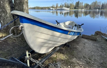 Kalastuvarusteltu soutuvene ympärivuotiseen kalastukseen Heinolassa - Tule Heinolaan soutukalastamaan ympäri vuoden!
Soutukalastus on mahdollista aina -8c asti.
Kokeile talvisoutua, se on maaginen kokemus!