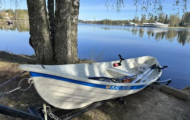Kalastuvarusteltu soutuvene ympärivuotiseen kalastukseen Heinolassa - Tule Heinolaan soutukalastamaan ympäri vuoden!
Soutukalastus on mahdollista aina -8c asti.
Kokeile talvisoutua, se on maaginen kokemus!